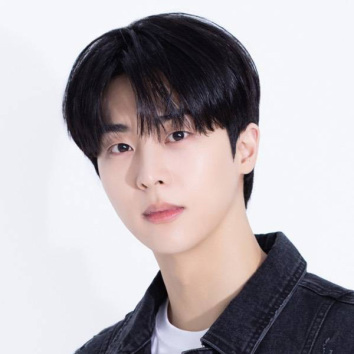 KIM MUJUN