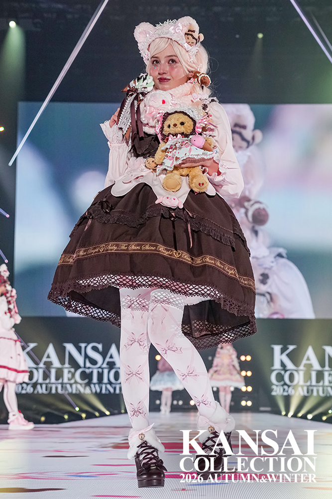 加藤ナナ